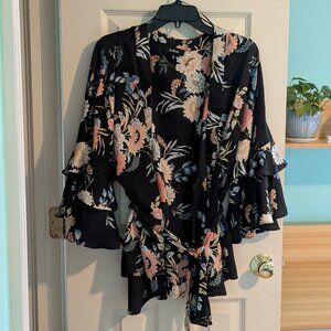 NWOT Aakaa Floral Kimono-Style Wrap Blouse